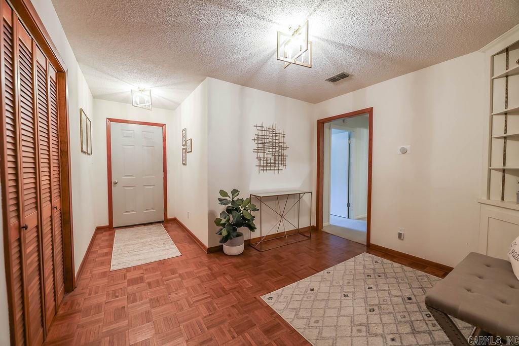 WOODLAND HILLS - Residential