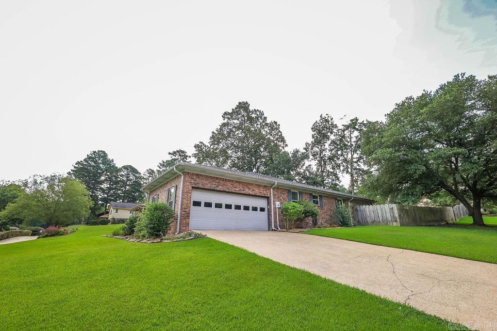 WOODLAND HILLS - Residential