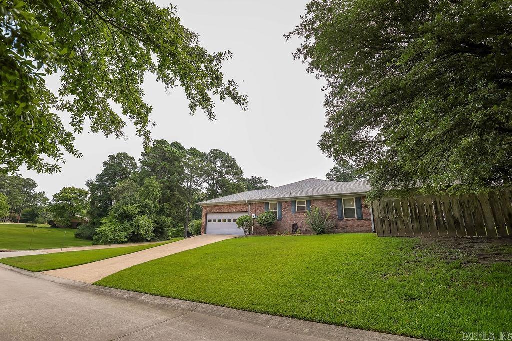 WOODLAND HILLS - Residential