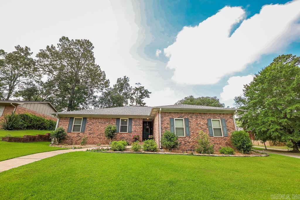 WOODLAND HILLS - Residential