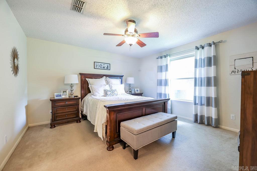 WOODLAND HILLS - Residential