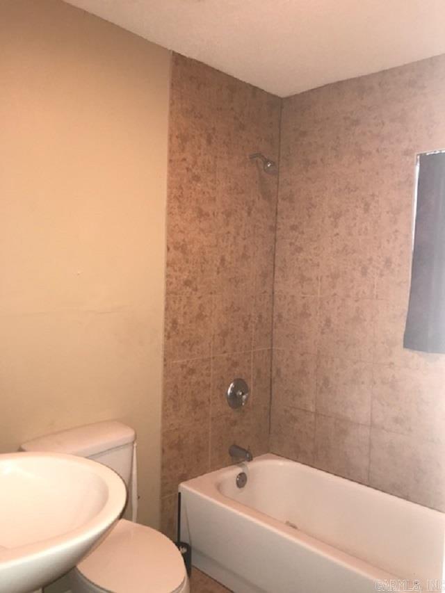 John Barrow 7L - Residential Lease