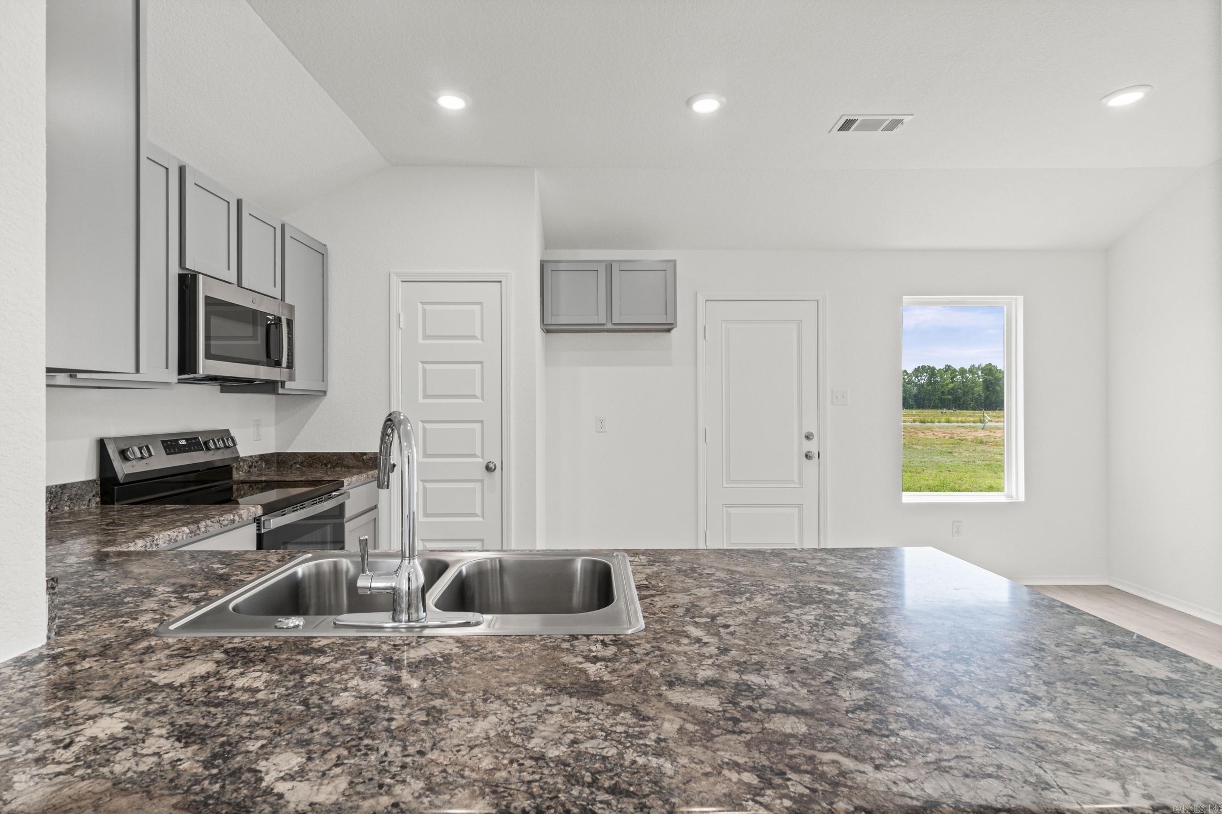 SOUTHFORK RANCH S/D PH I - Residential