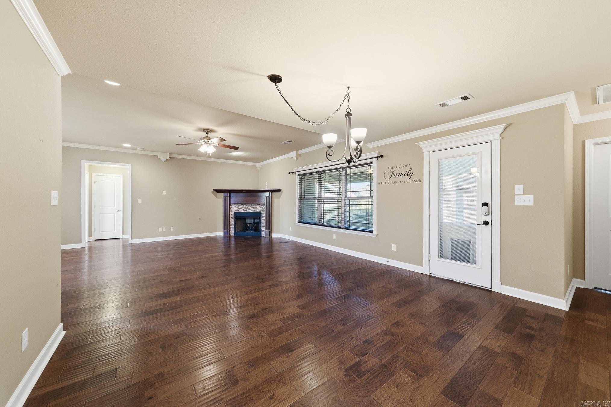 CEDAR CREEK - Residential