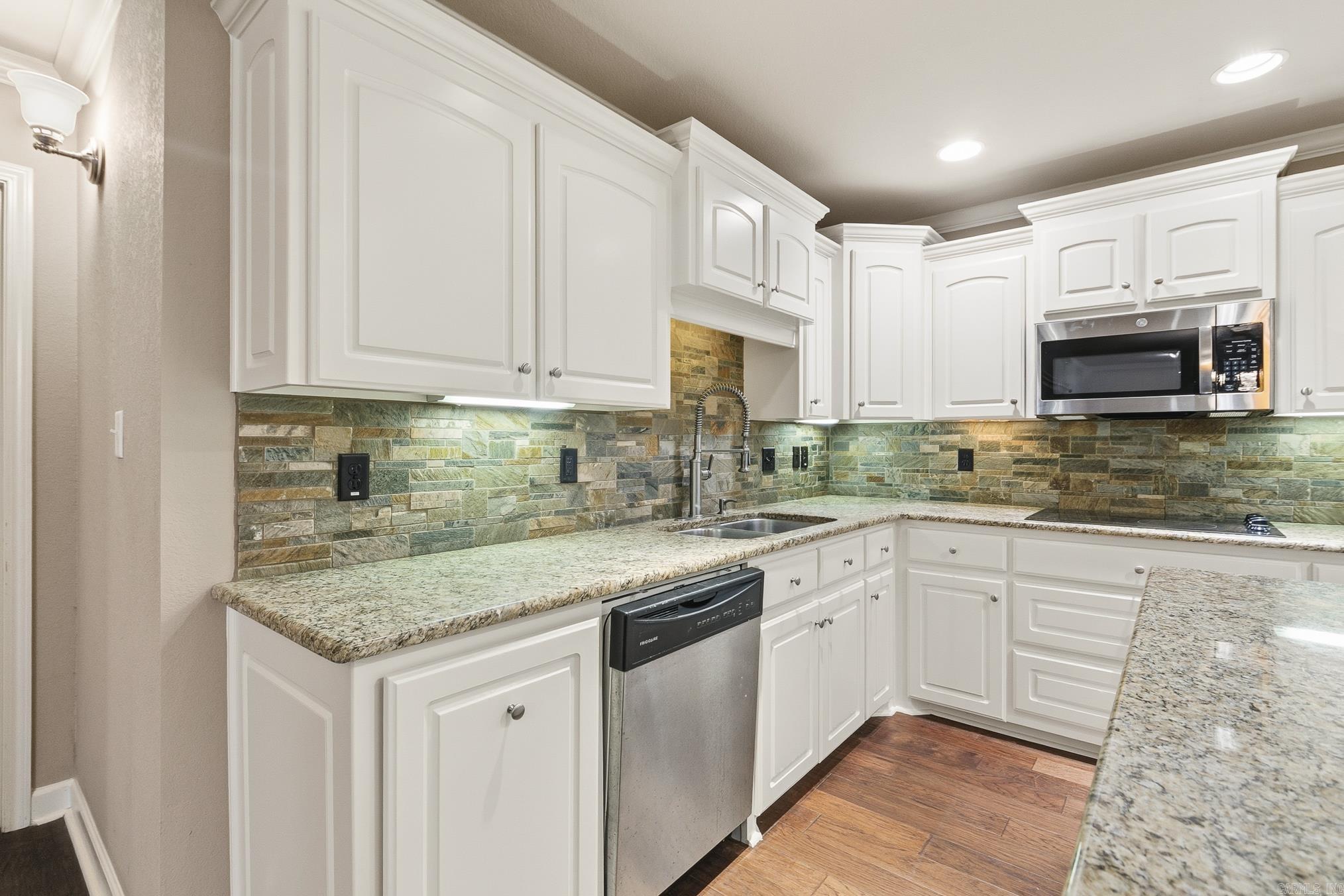 CEDAR CREEK - Residential