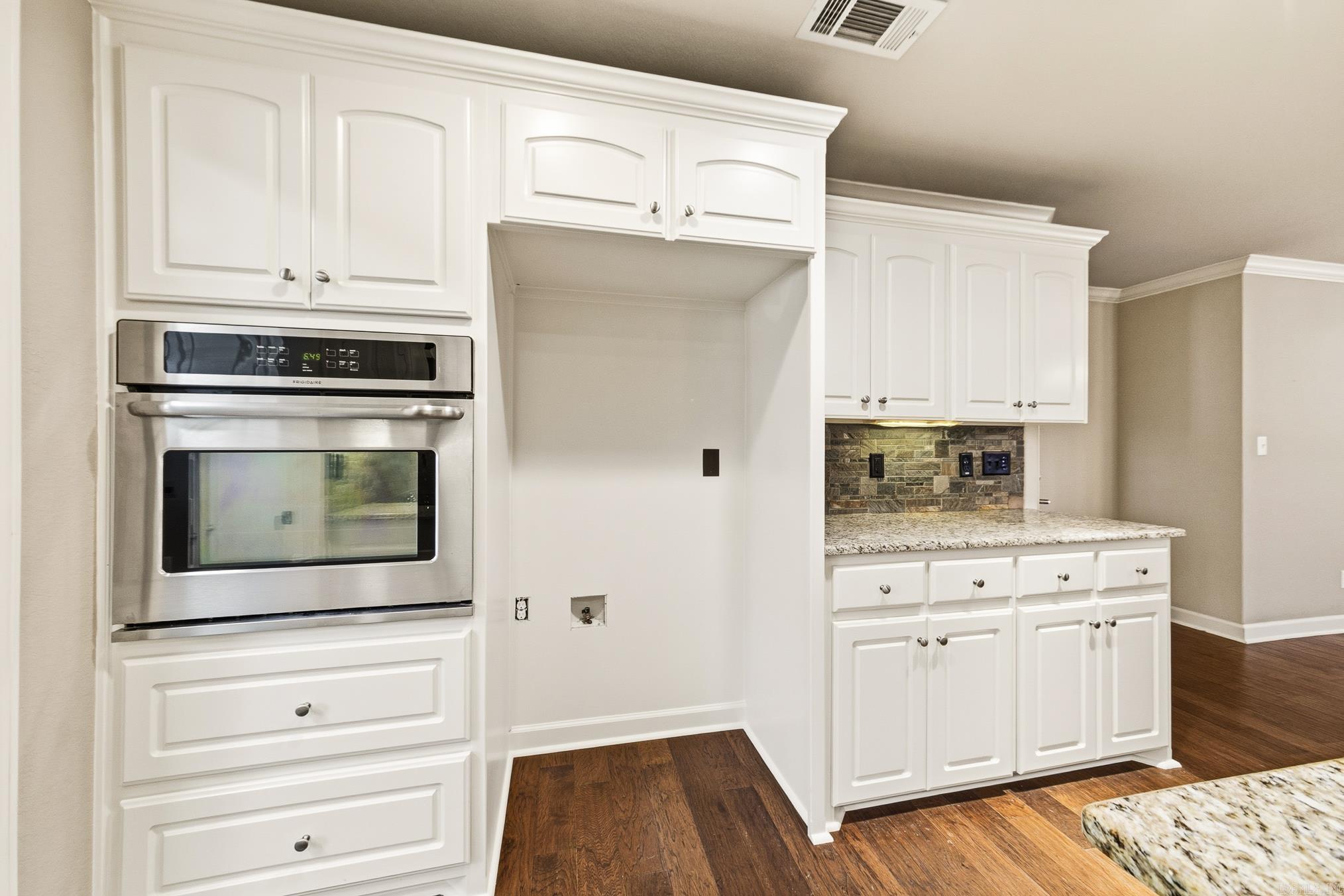 CEDAR CREEK - Residential