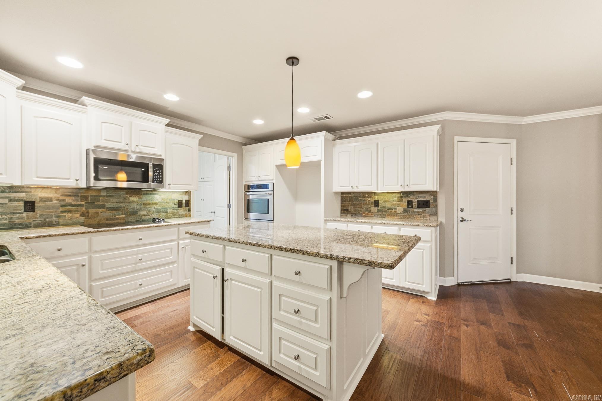 CEDAR CREEK - Residential