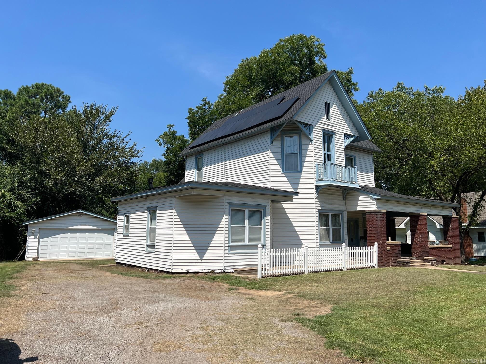 Photo 2 of 18 of 400 W Church house