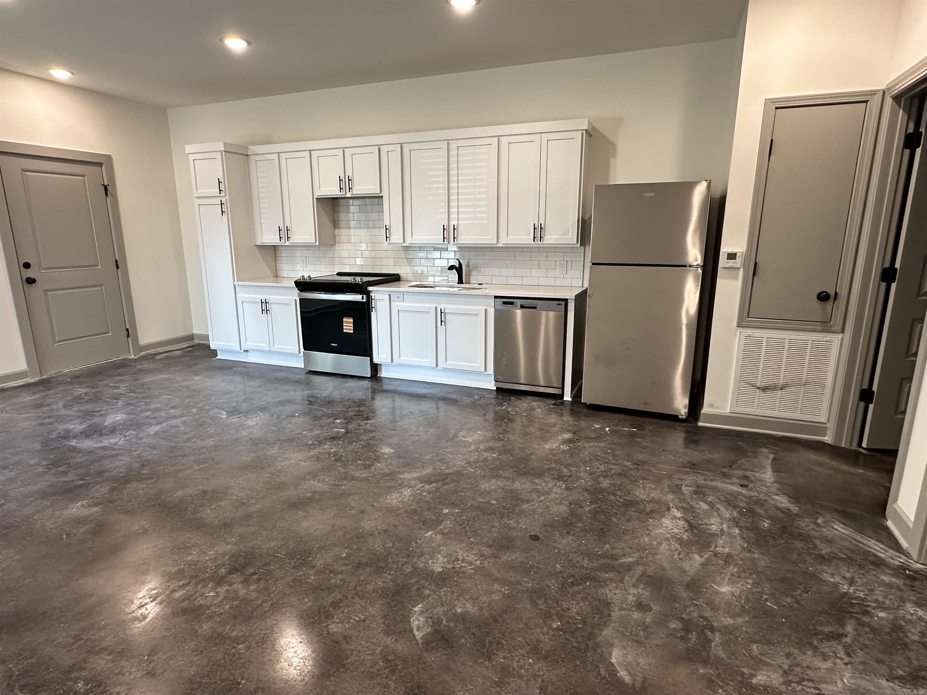 nil - Residential Lease