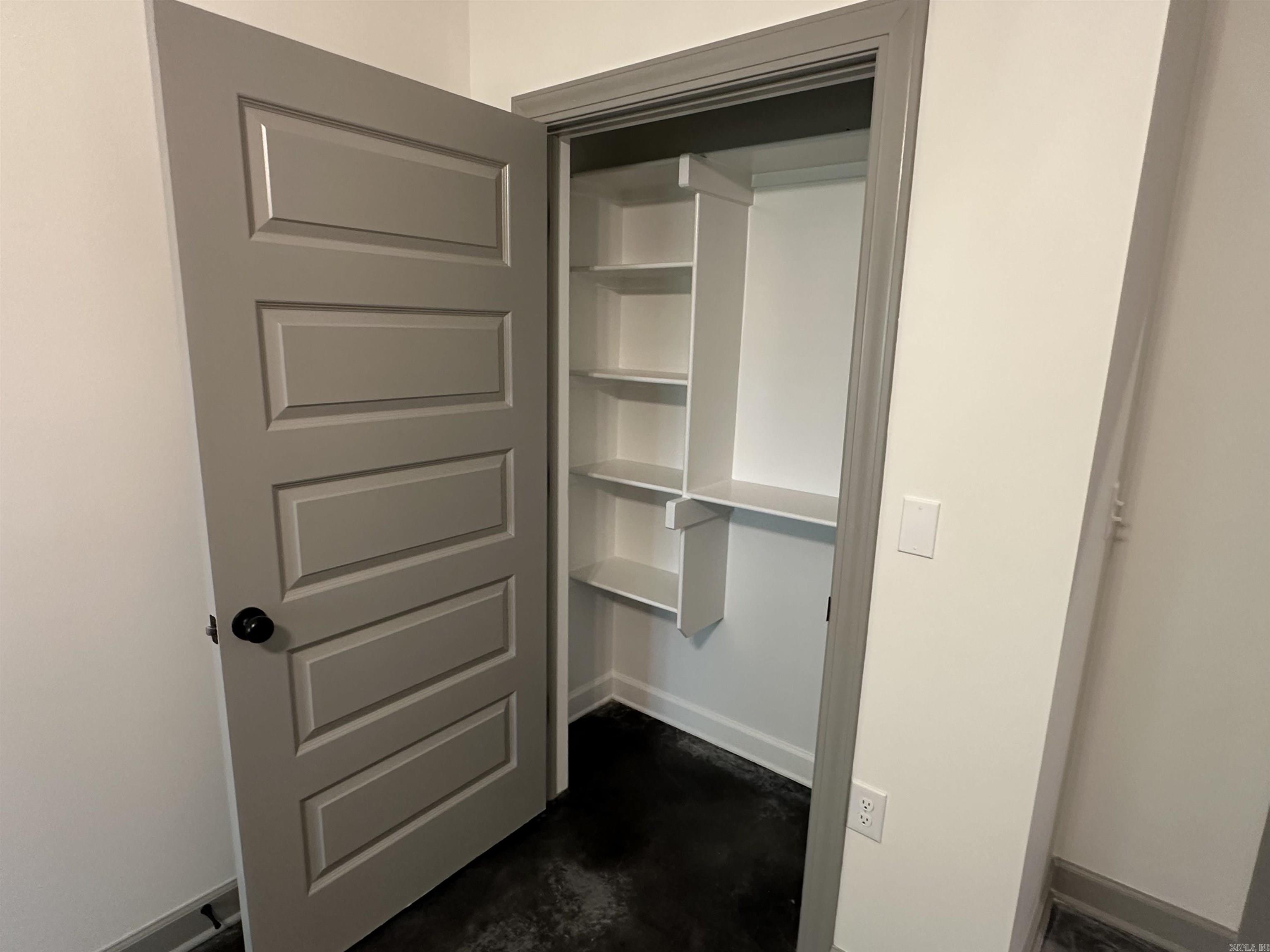 nil - Residential Lease