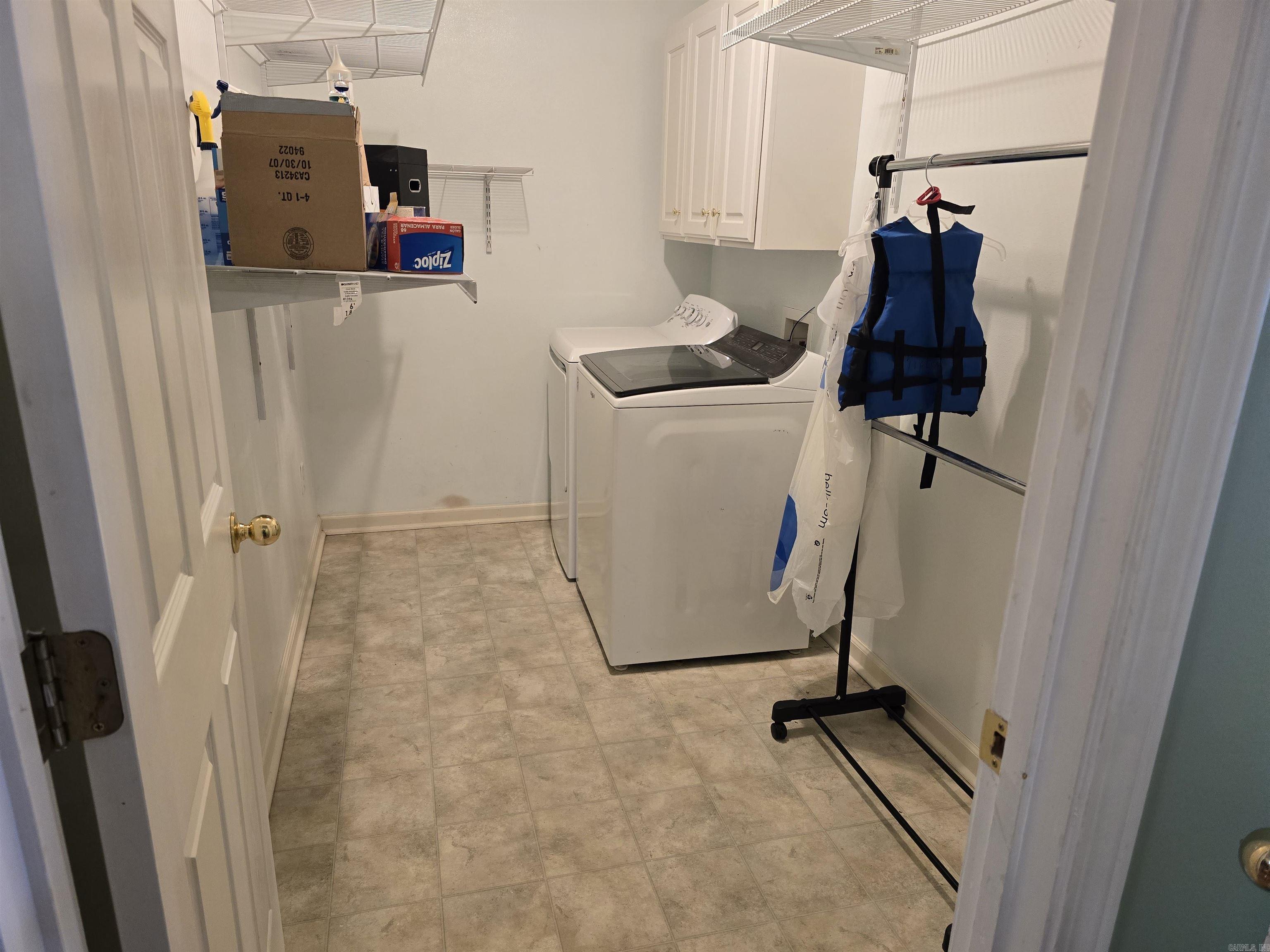 CANEY HILL - Residential