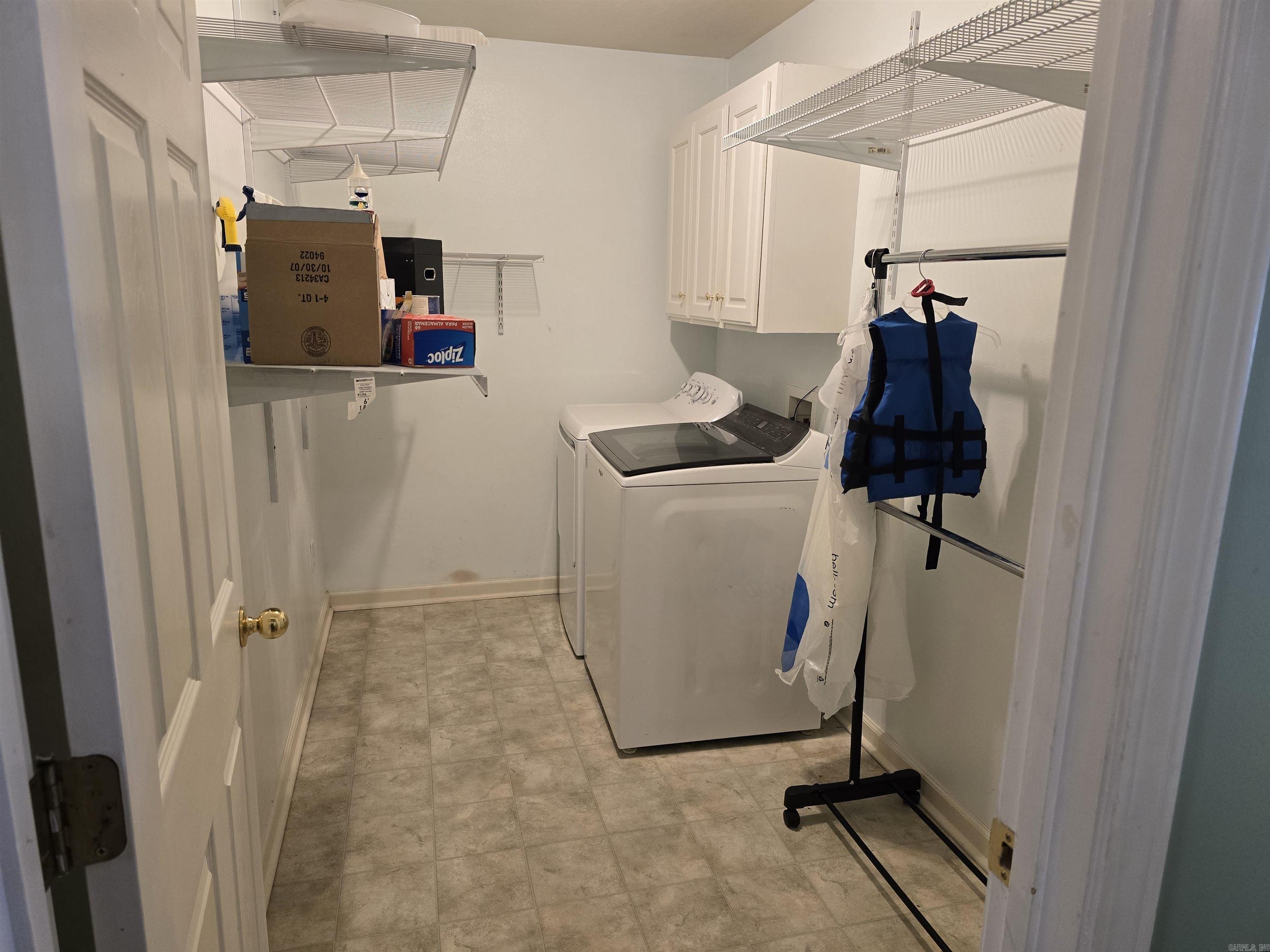 CANEY HILL - Residential