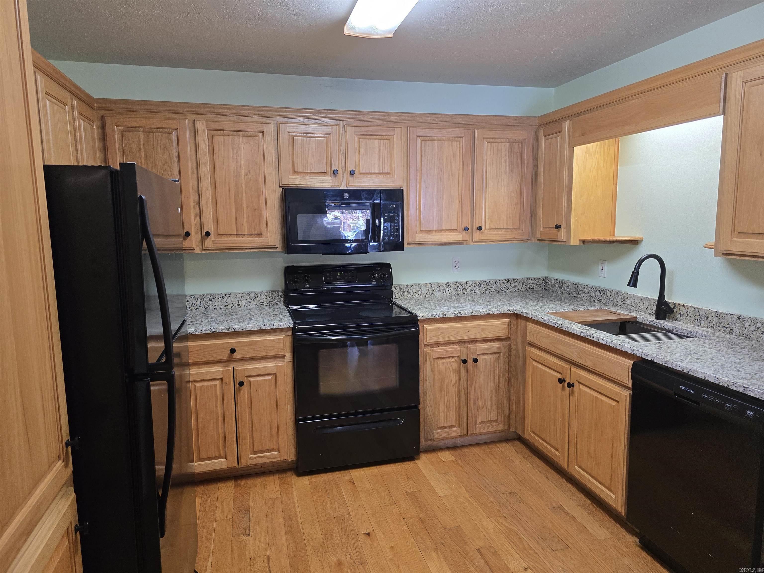 CANEY HILL - Residential