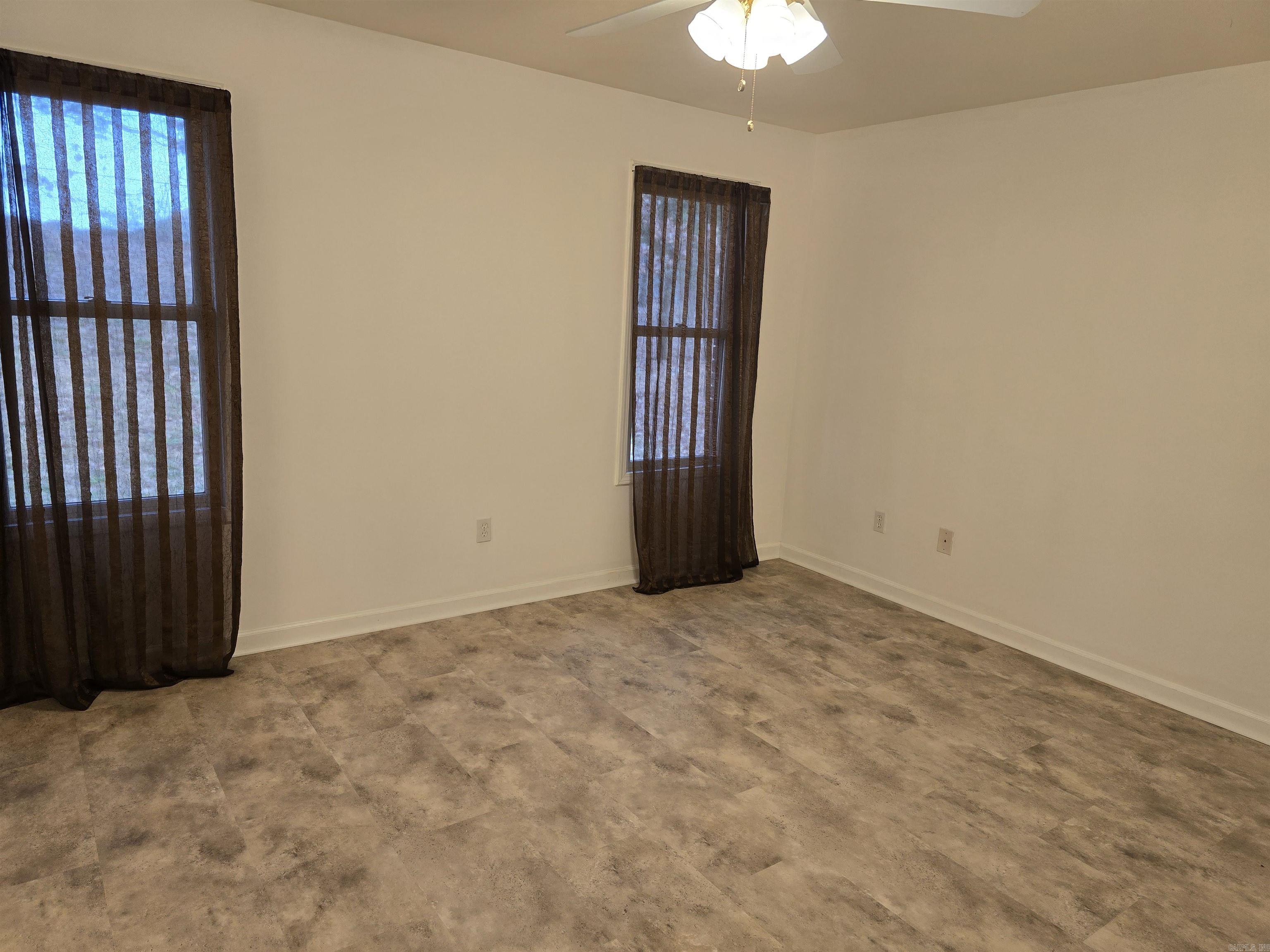 CANEY HILL - Residential