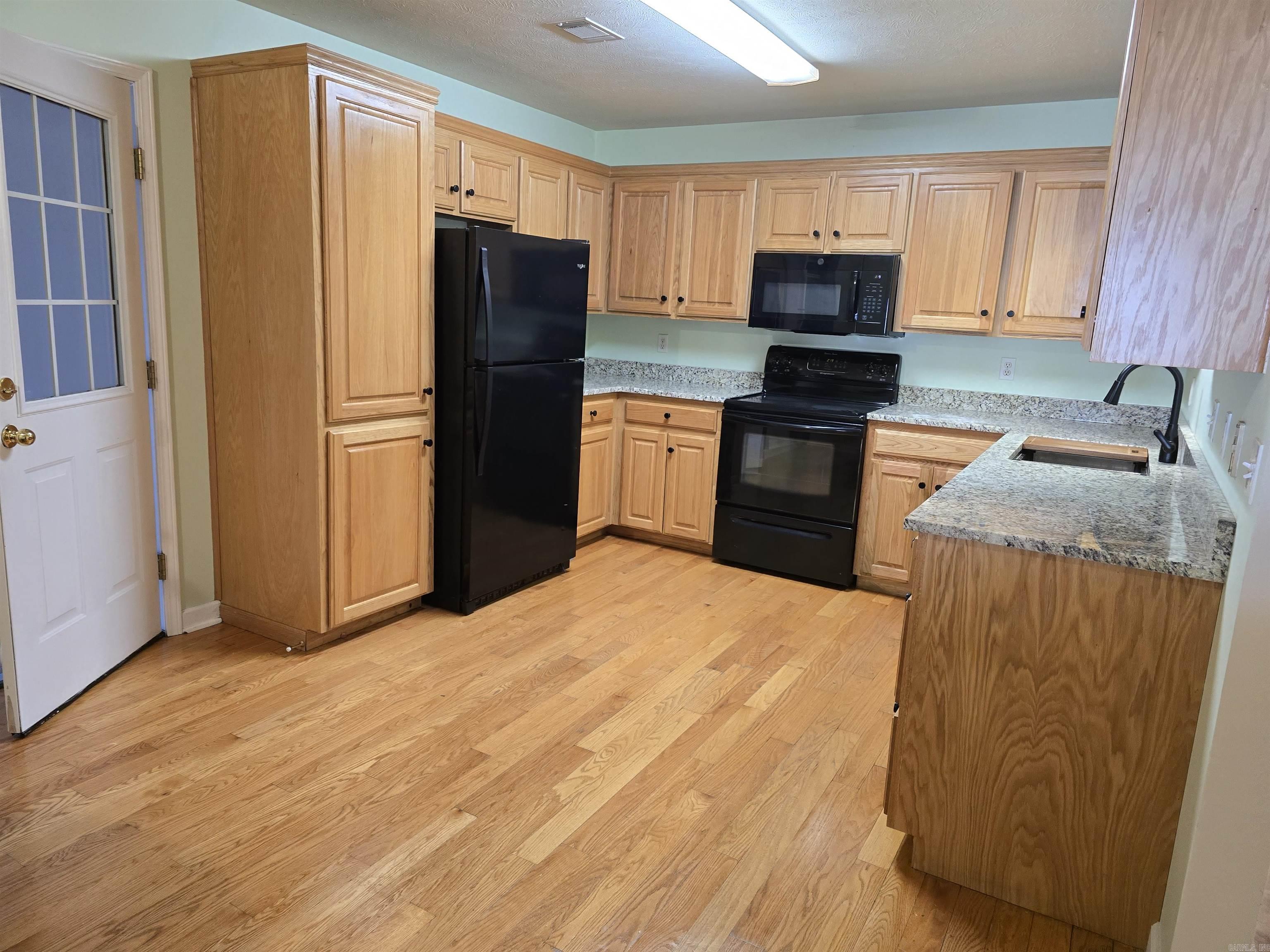 CANEY HILL - Residential