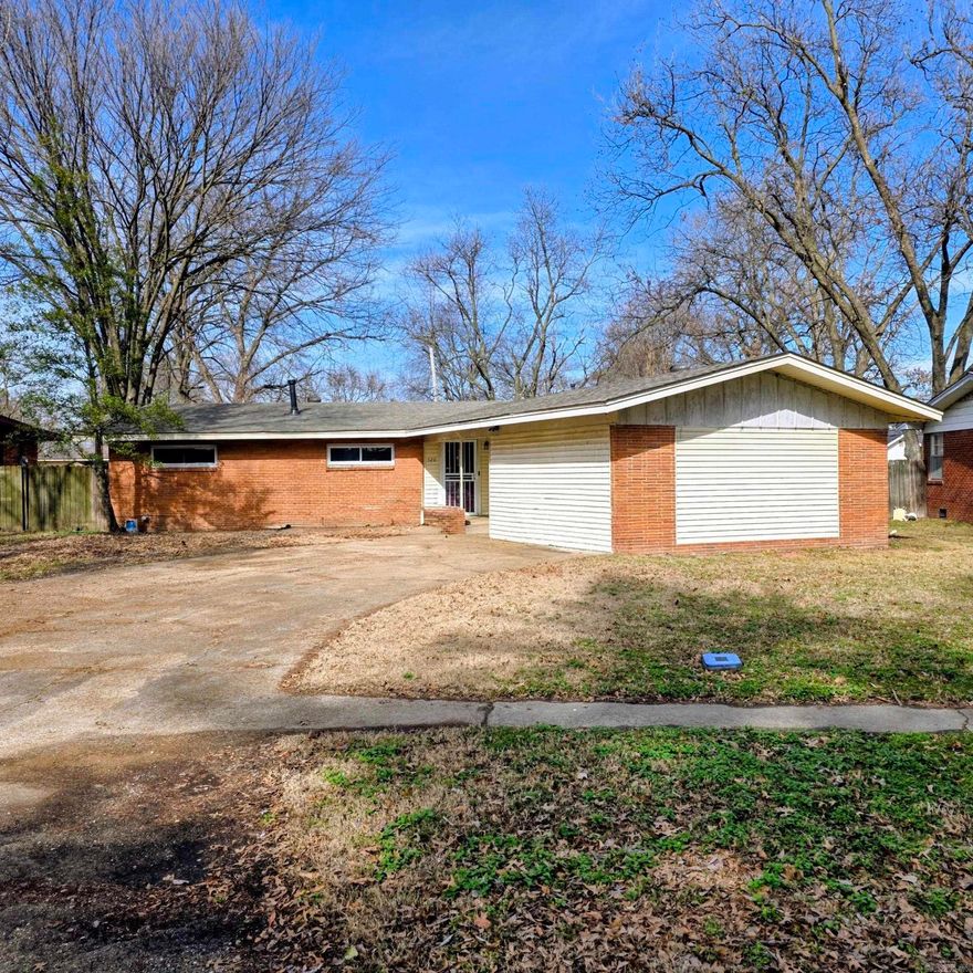 520 W Quinn Ave in Osceola, Arkansas offers a spacious and versatile layout with 3 bedrooms, 2 bathrooms, and over 2,100 square feet of living space designed to fit a variety of lifestyles.  In addition to the three main bedrooms, this home features a bonus room that can easily serve as a fourth bedroom, home office, playroom, guest room, or hobby space, giving you the flexibility to make it your own. The generous floor plan provides multiple living areas and plenty of room to spread out and enjoy.  Major updates completed in 2023 include a new roof and new water heater, adding value and peace of mind for years to come.  Conveniently located just a few blocks from and within walking distance to Osceola STEM Academy, this property offers easy access to schools, shopping, dining, and everyday conveniences.  Schedule your showing today and see all this home has to offer!