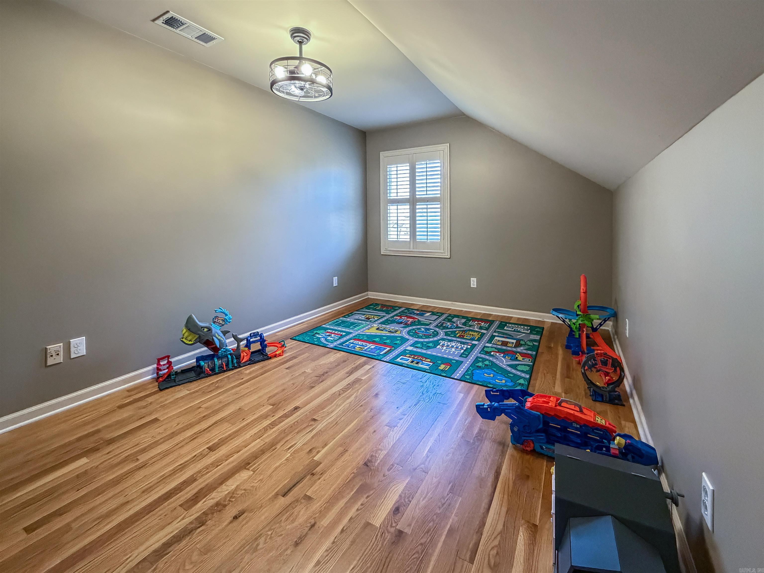 ST CHARLES ADDN - Residential