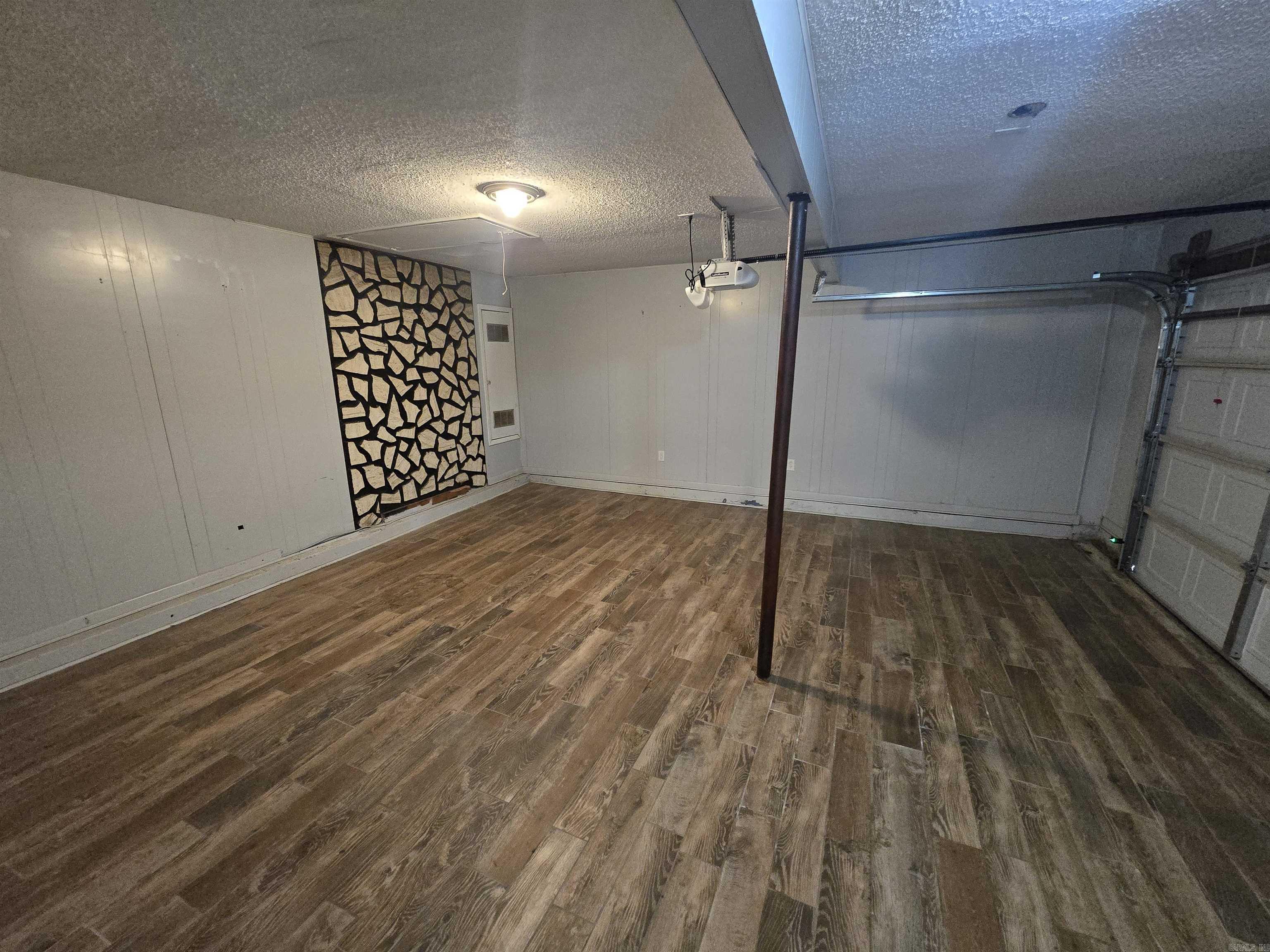 Majestic Oaks - Residential Lease