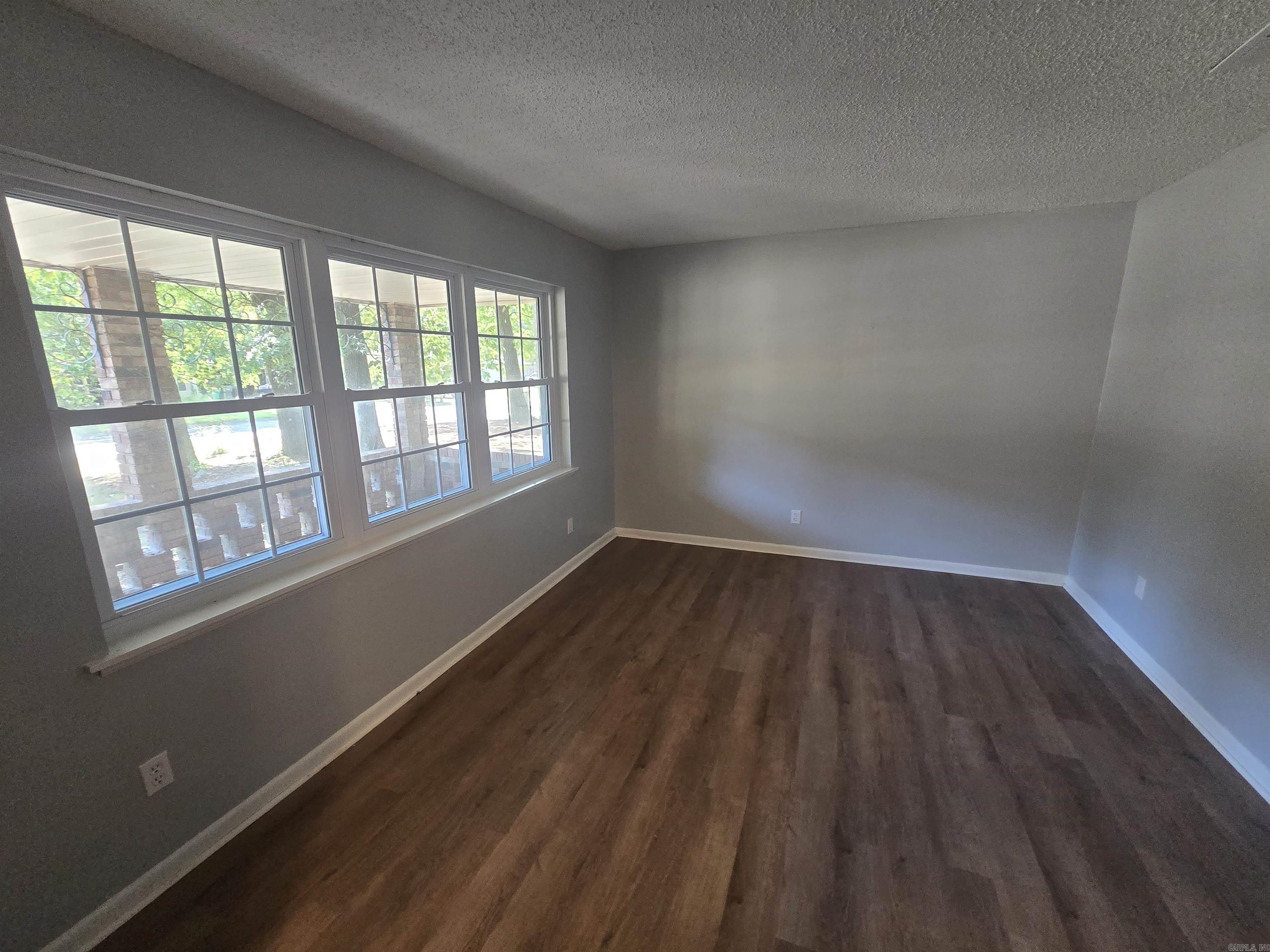 Majestic Oaks - Residential Lease