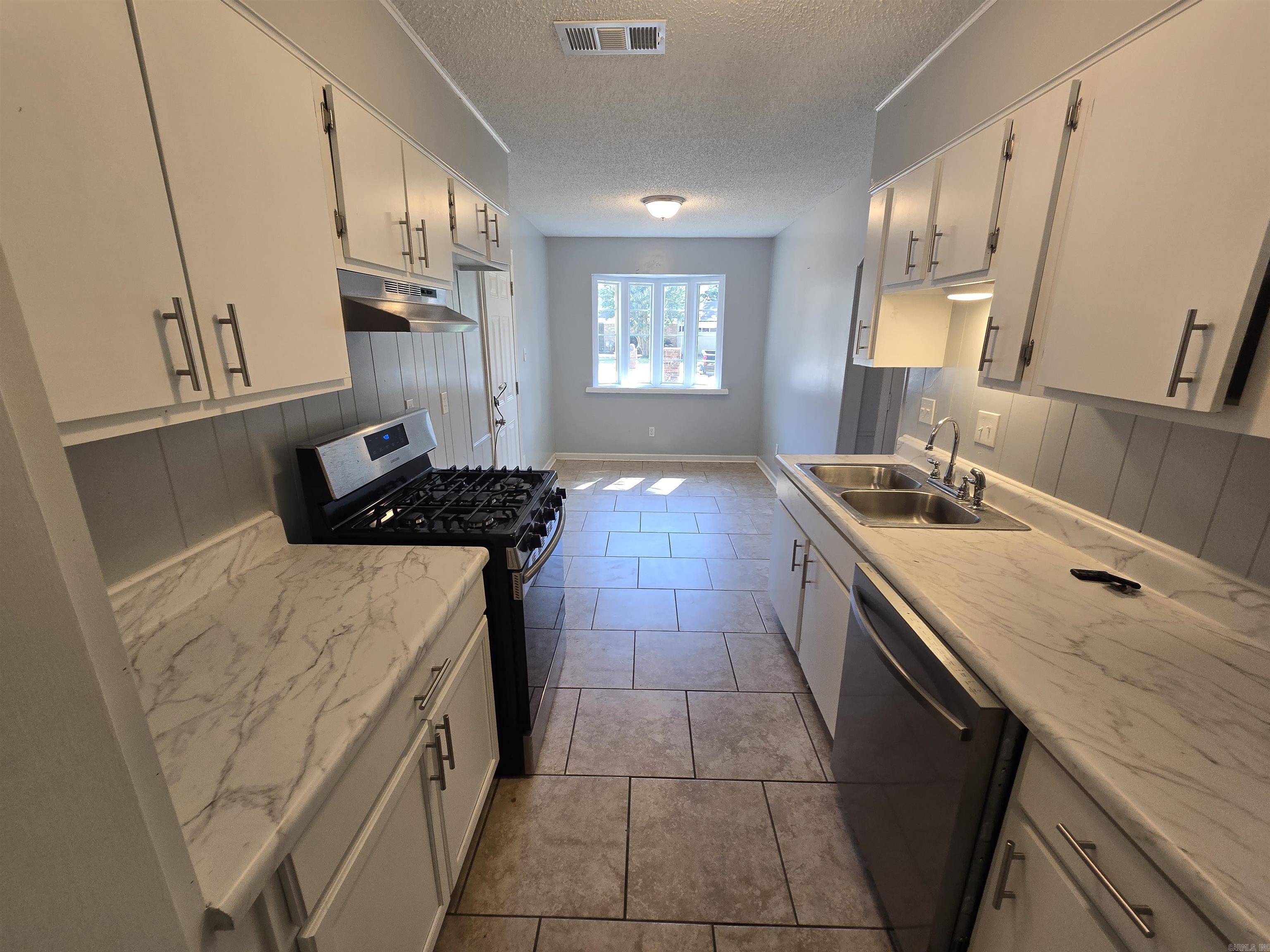 Majestic Oaks - Residential Lease