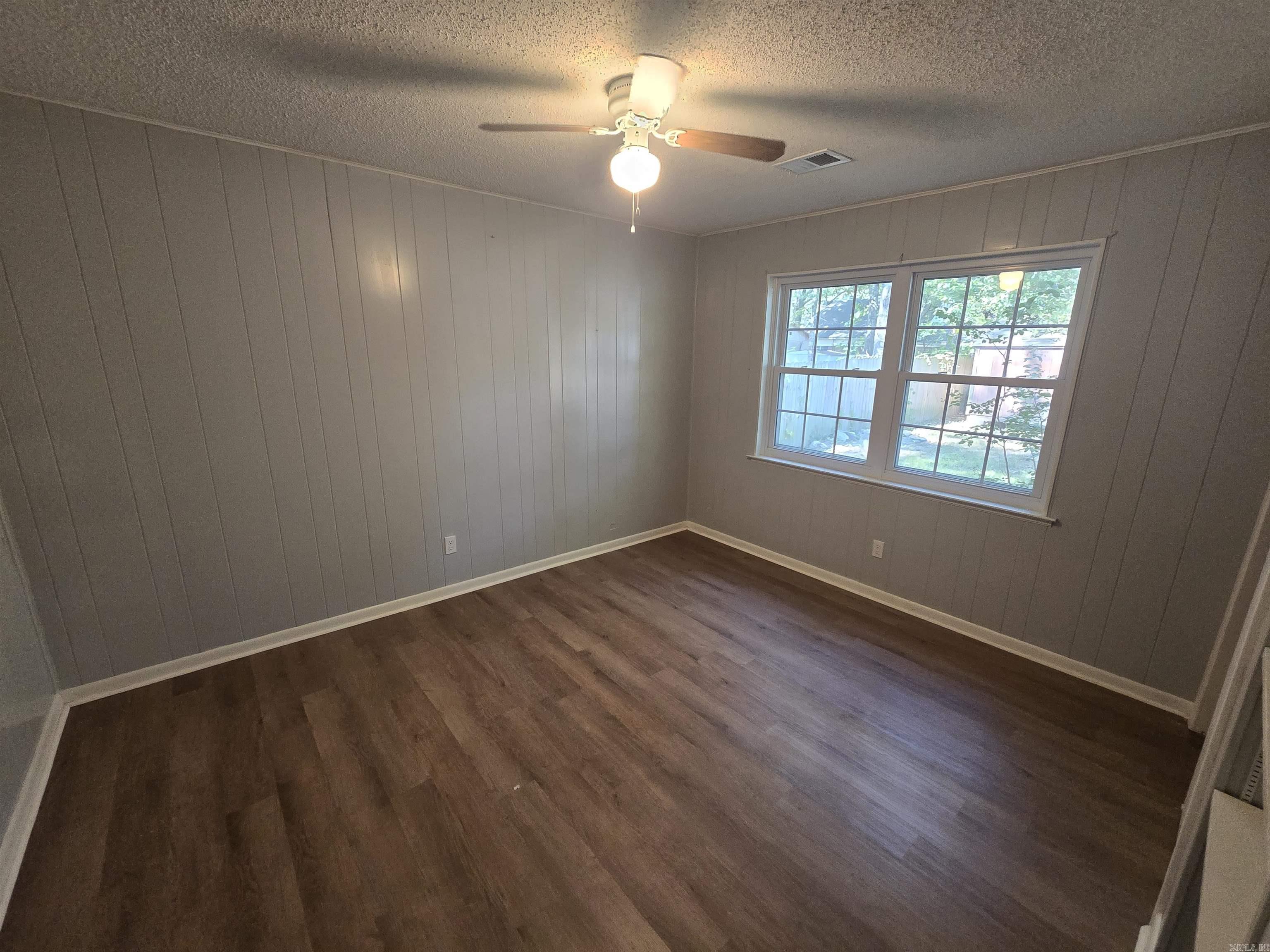 Majestic Oaks - Residential Lease