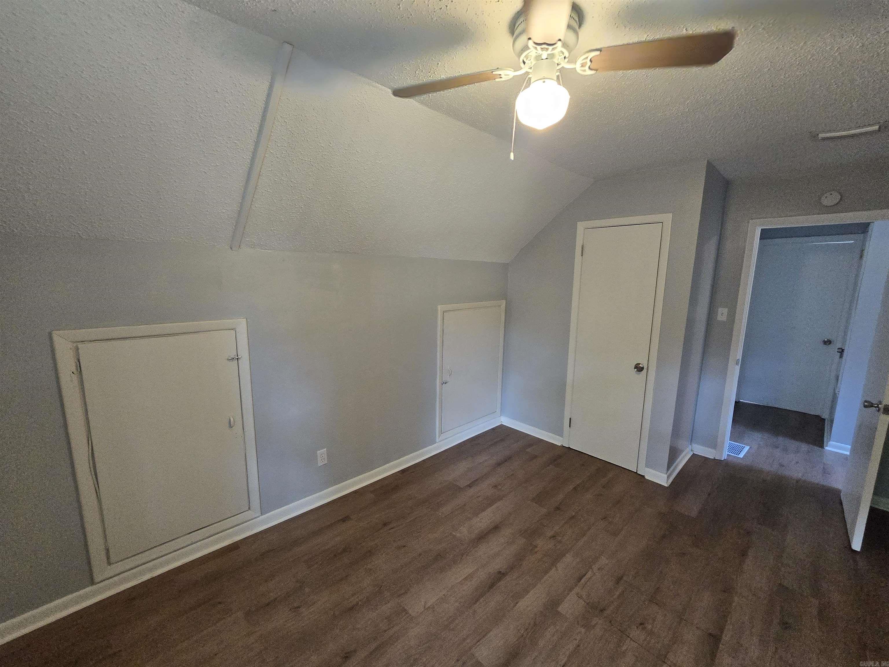 Majestic Oaks - Residential Lease