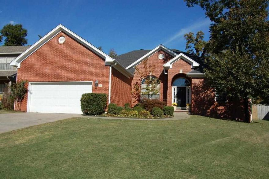 Perfect for a large family & priced to sell! Open floor plan w/ tall ceilings & plenty of natural light. Family room has a cozy fireplace & overlooks green space in the back! Large Kitchen w/ cabinets galore. Newly painted throughout w/ neutral colors. Walk-in closets in every room. Xtra storage room in the garage. Neighborhood amenities: pool, tennis courts, playground, walking trails, clubhouse to name a few. Located near Bass Pro & Outlet Mall coming 2015!