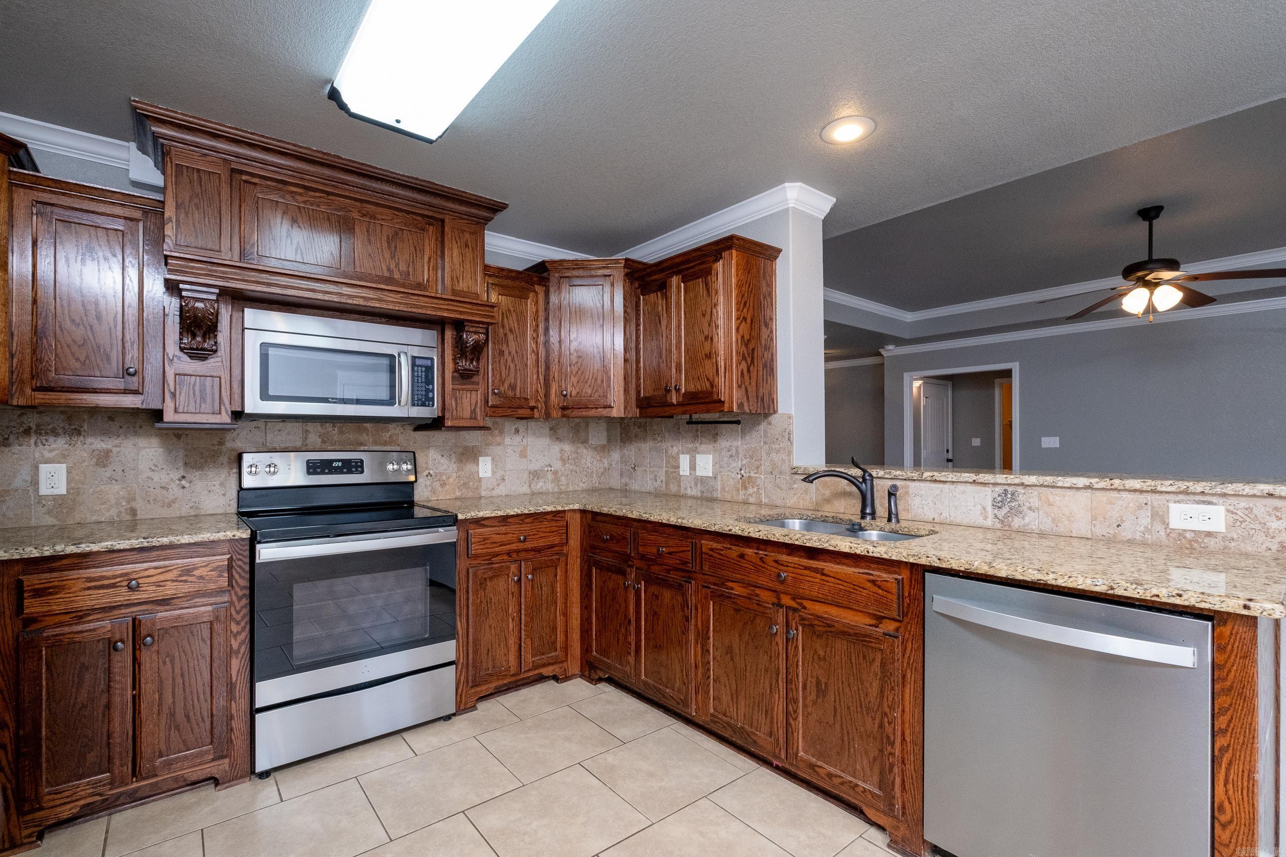 OAK GLENN - Residential