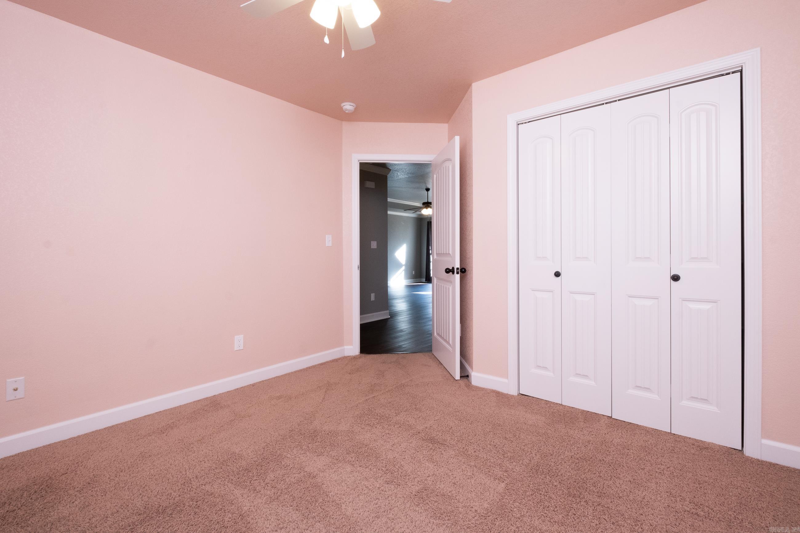 OAK GLENN - Residential