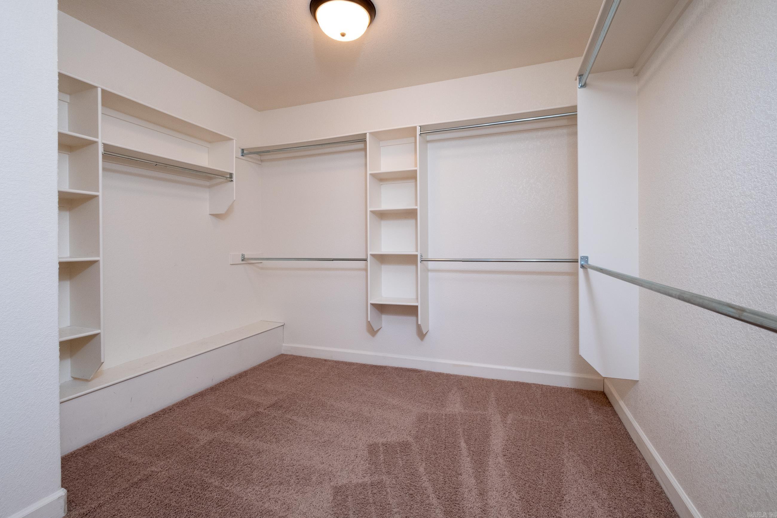 OAK GLENN - Residential