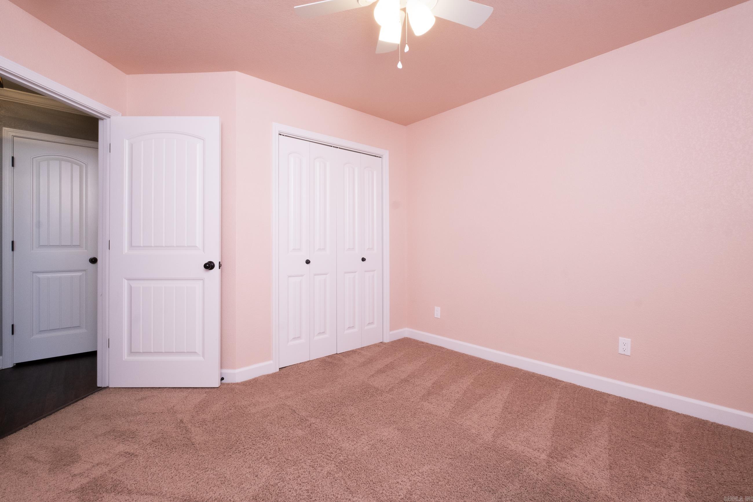 OAK GLENN - Residential