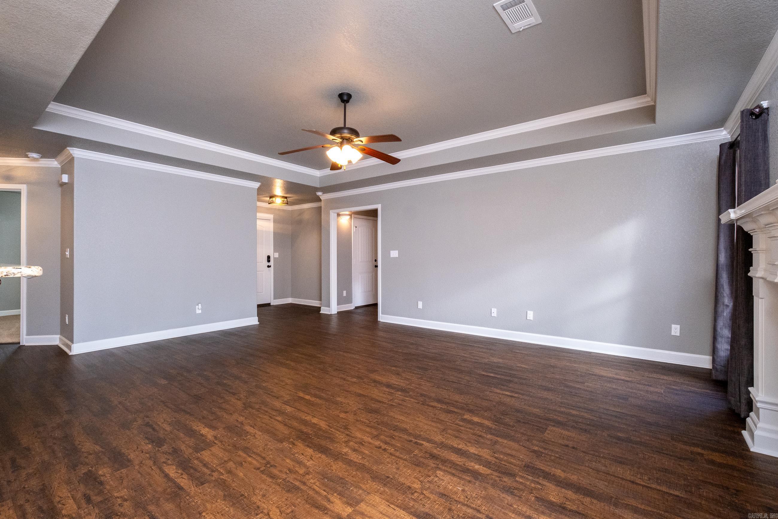 OAK GLENN - Residential