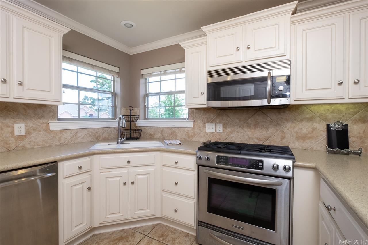 COUNTRY CLUB OF ARK THE - Residential