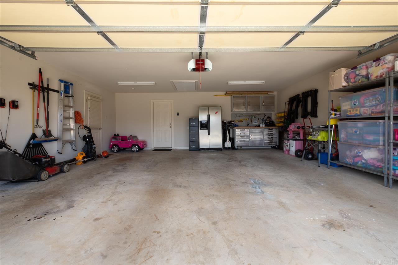 COUNTRY CLUB OF ARK THE - Residential