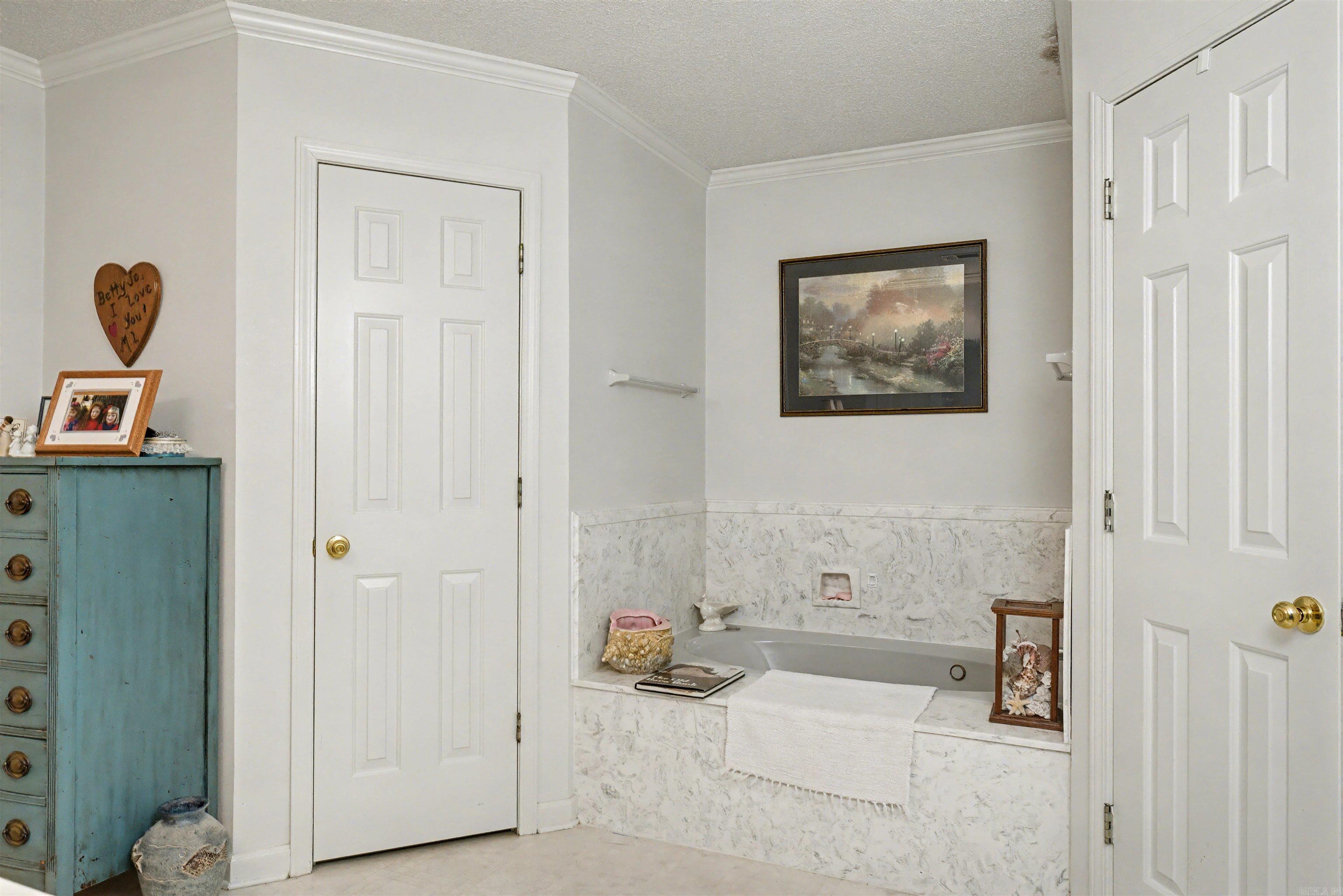 COUNTRY VILLAGE ESTATES - Residential