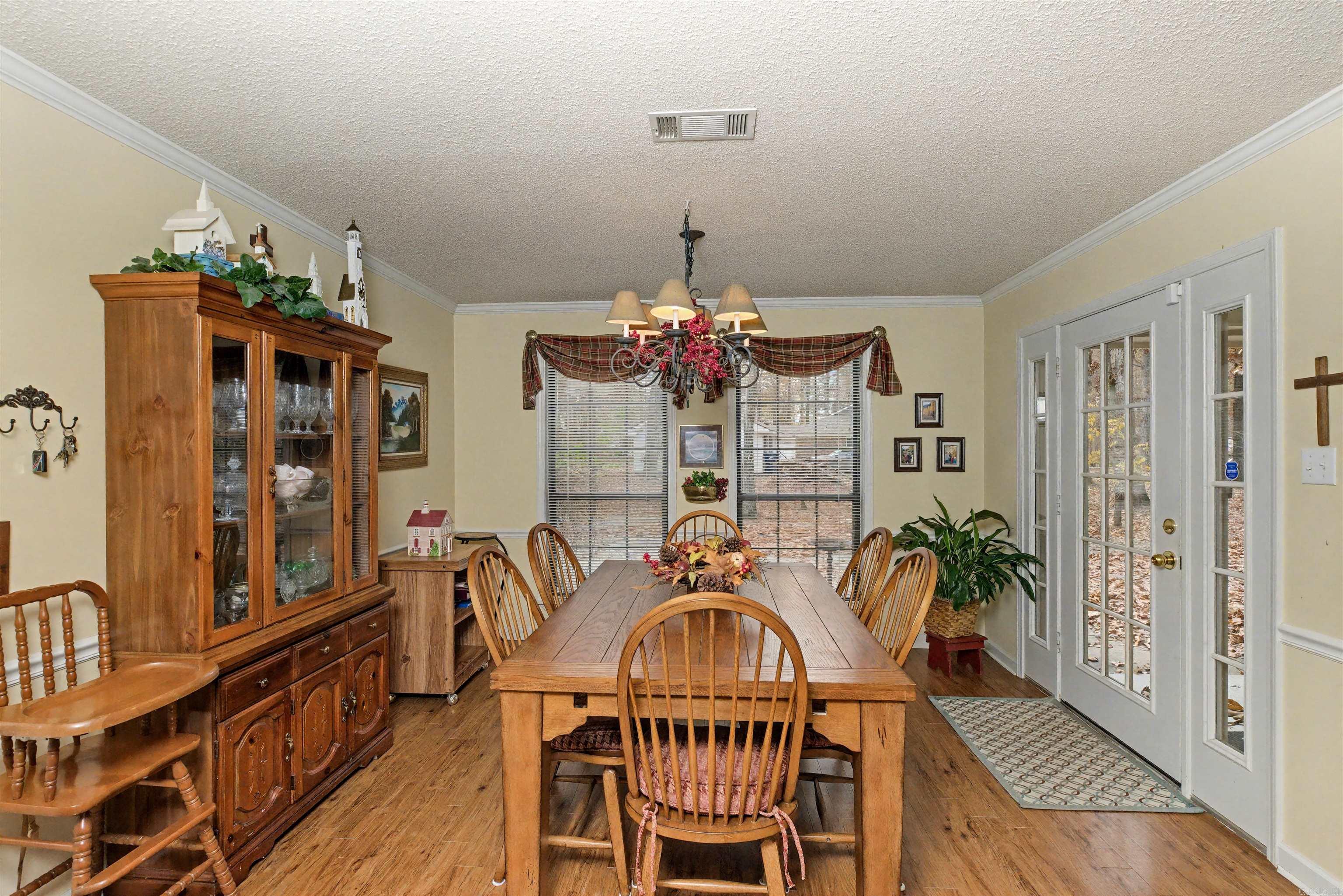 COUNTRY VILLAGE ESTATES - Residential