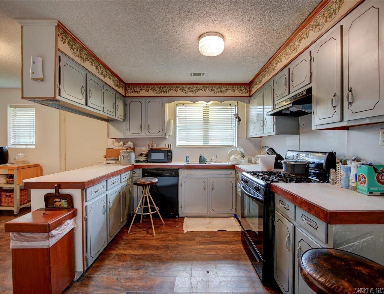 ALUMINUM CITY - Residential