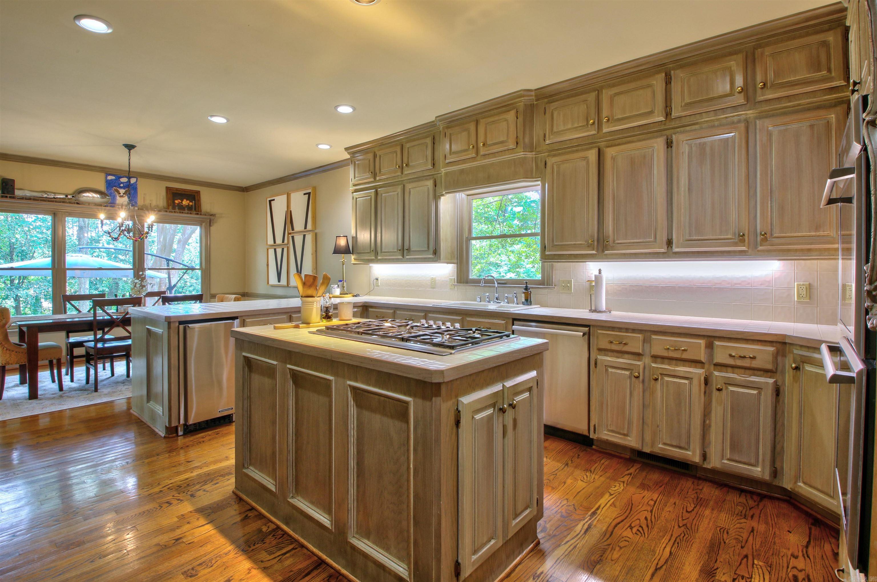 CHENAL VALLEY FONTENAY CIRCLE - Residential