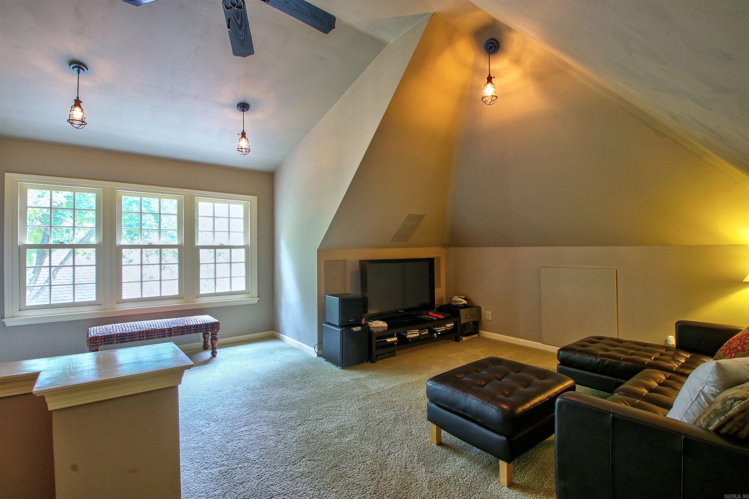 CHENAL VALLEY FONTENAY CIRCLE - Residential