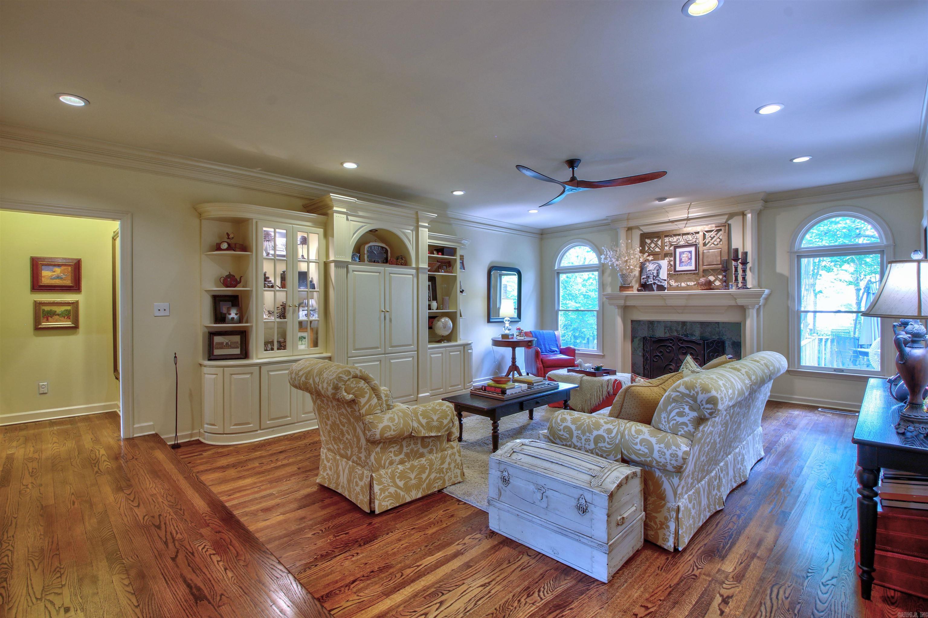 CHENAL VALLEY FONTENAY CIRCLE - Residential