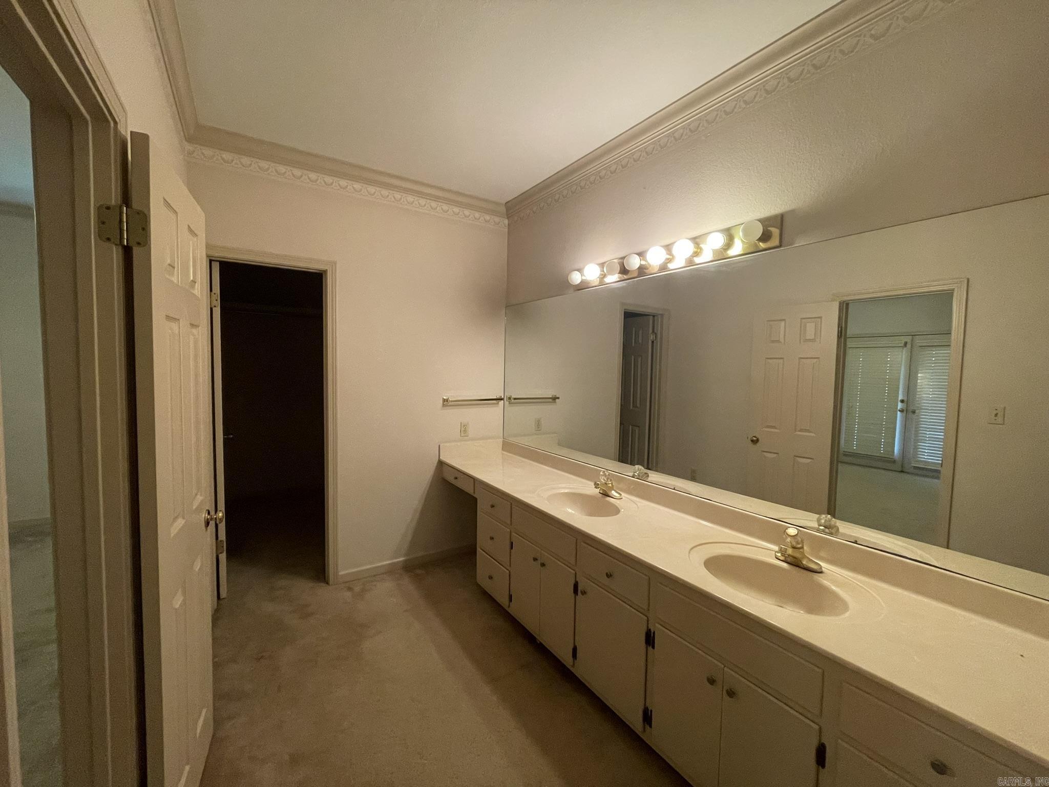 RIVER OAKS - Residential