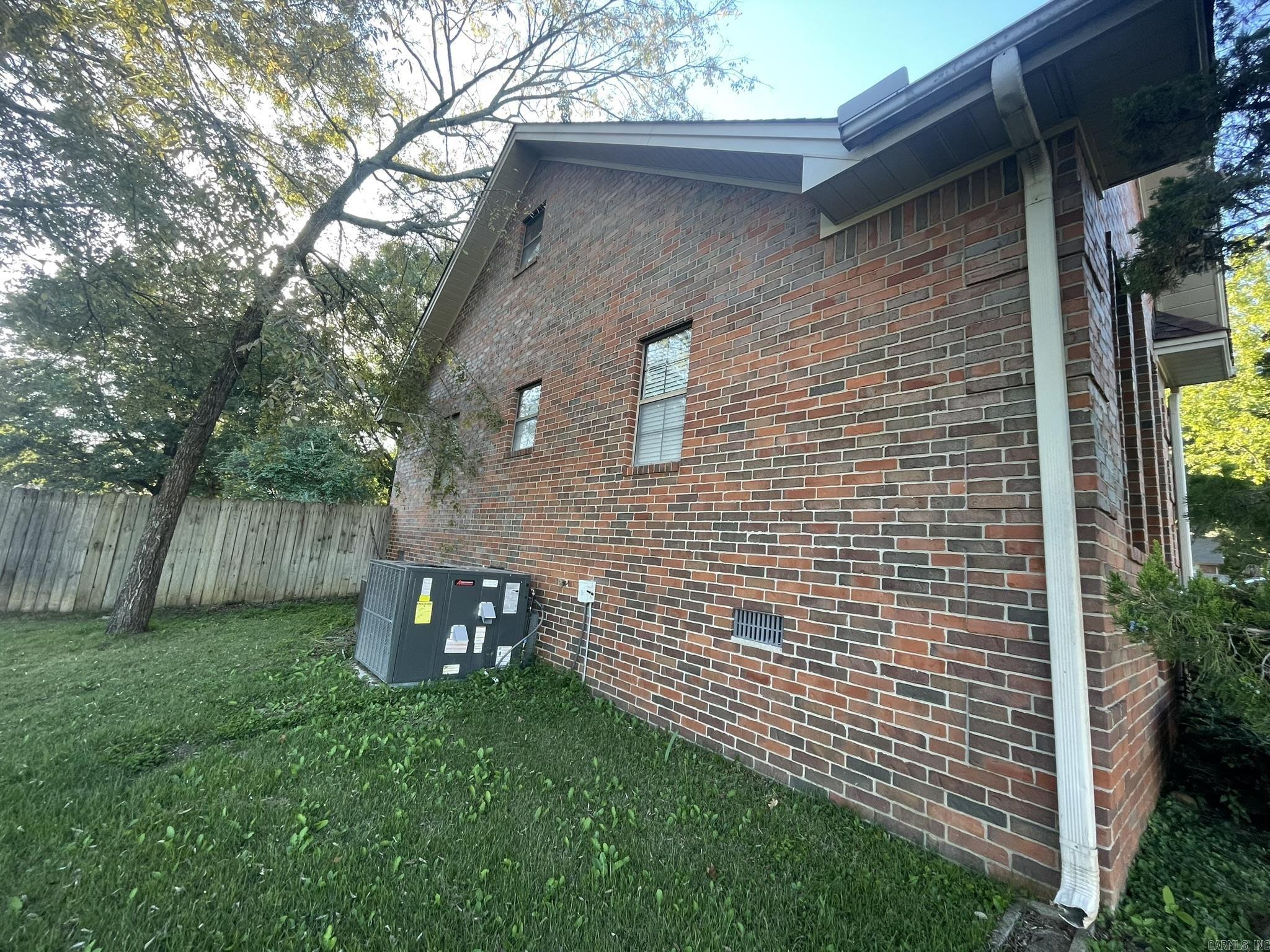 RIVER OAKS - Residential