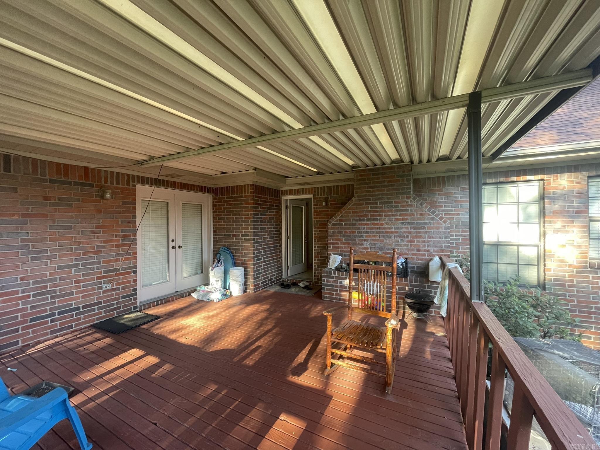 RIVER OAKS - Residential