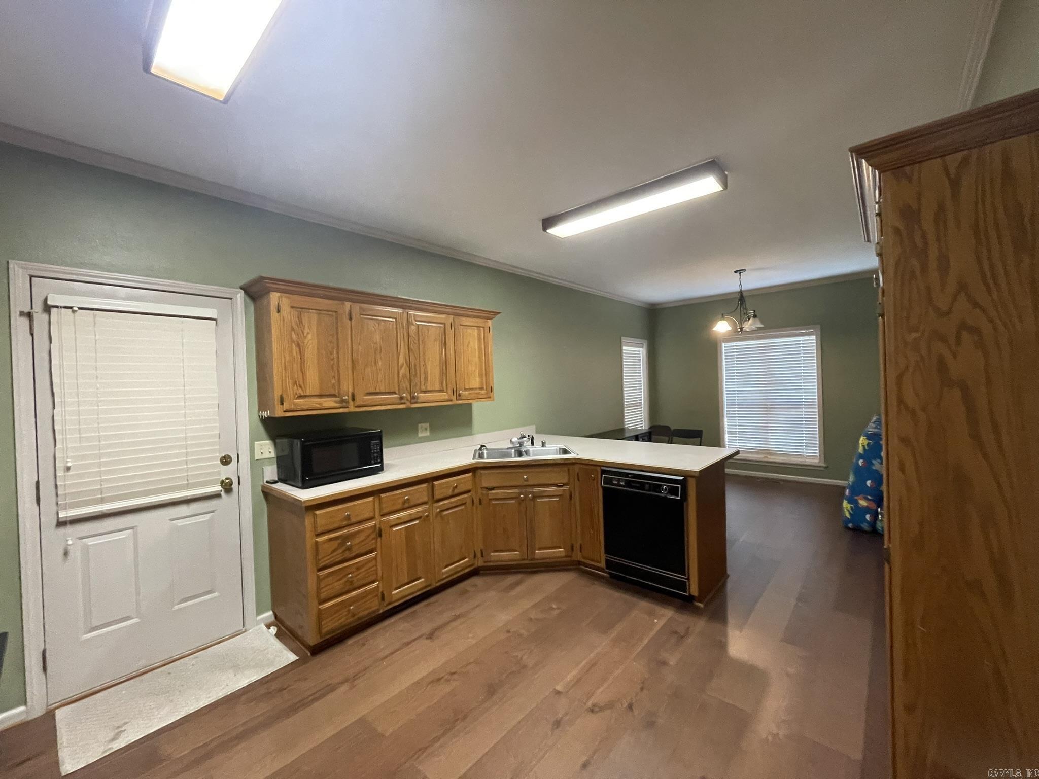 RIVER OAKS - Residential