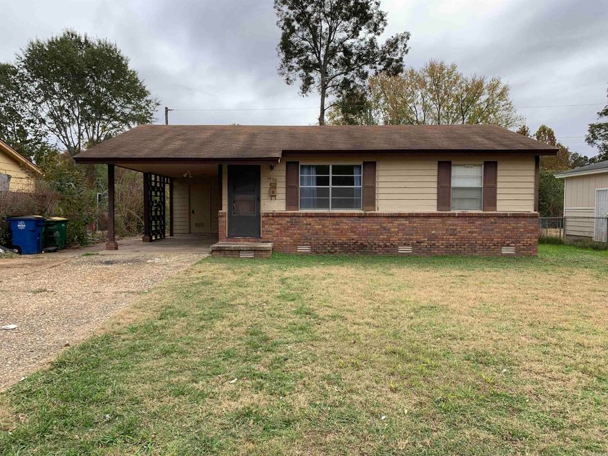 ATTENTION INVESTORS! FIXER UPPER IN THE GREENLEA ADDITION OF NLR! WITH A LITTLE TLC THIS HOUSE COULD BECOME AN ADORABLE HOME OR RENTAL.  ALL OFFERS TO BE CONSIDERED.  COME SEE!