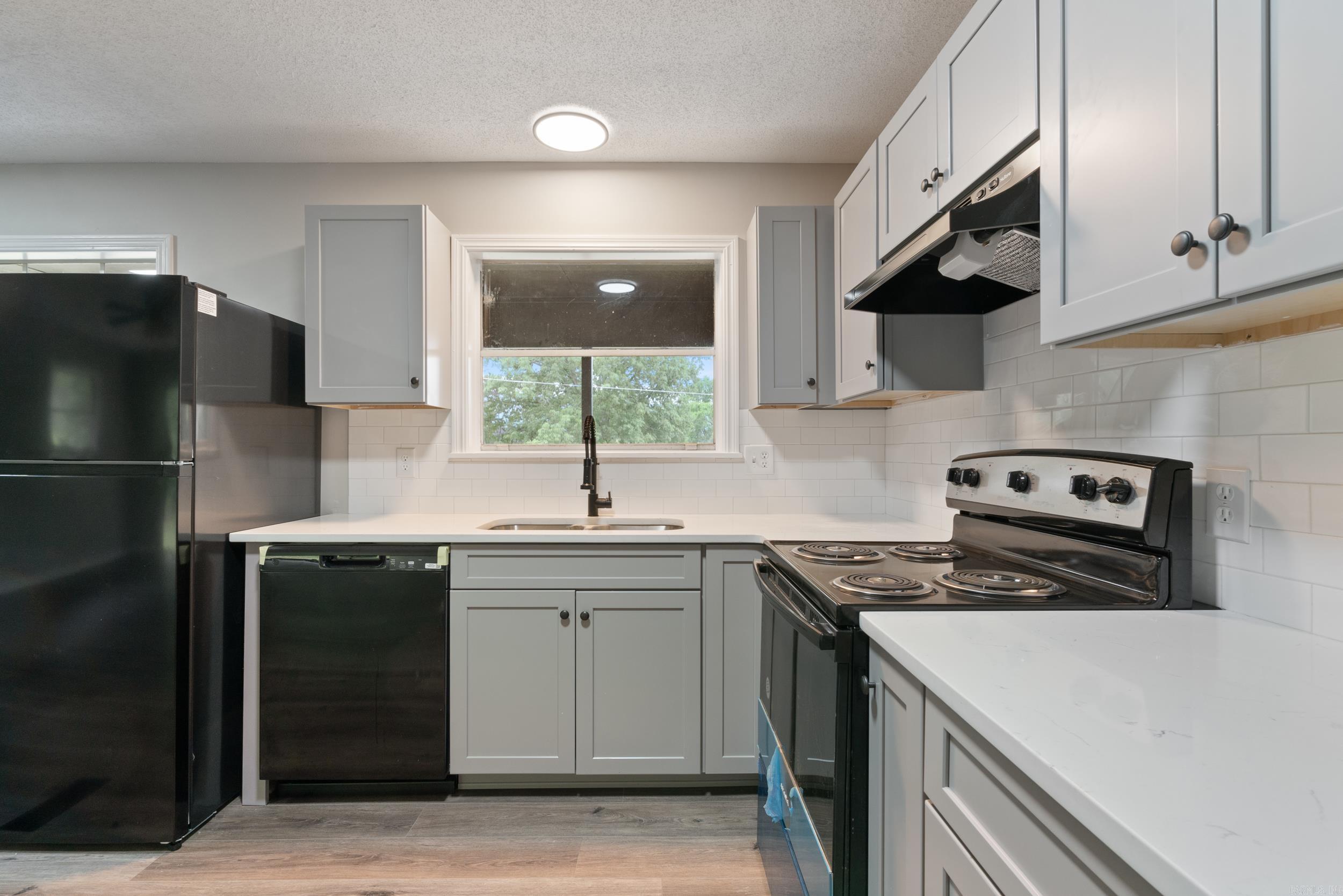 MOOREVIEW CLINTON - Residential