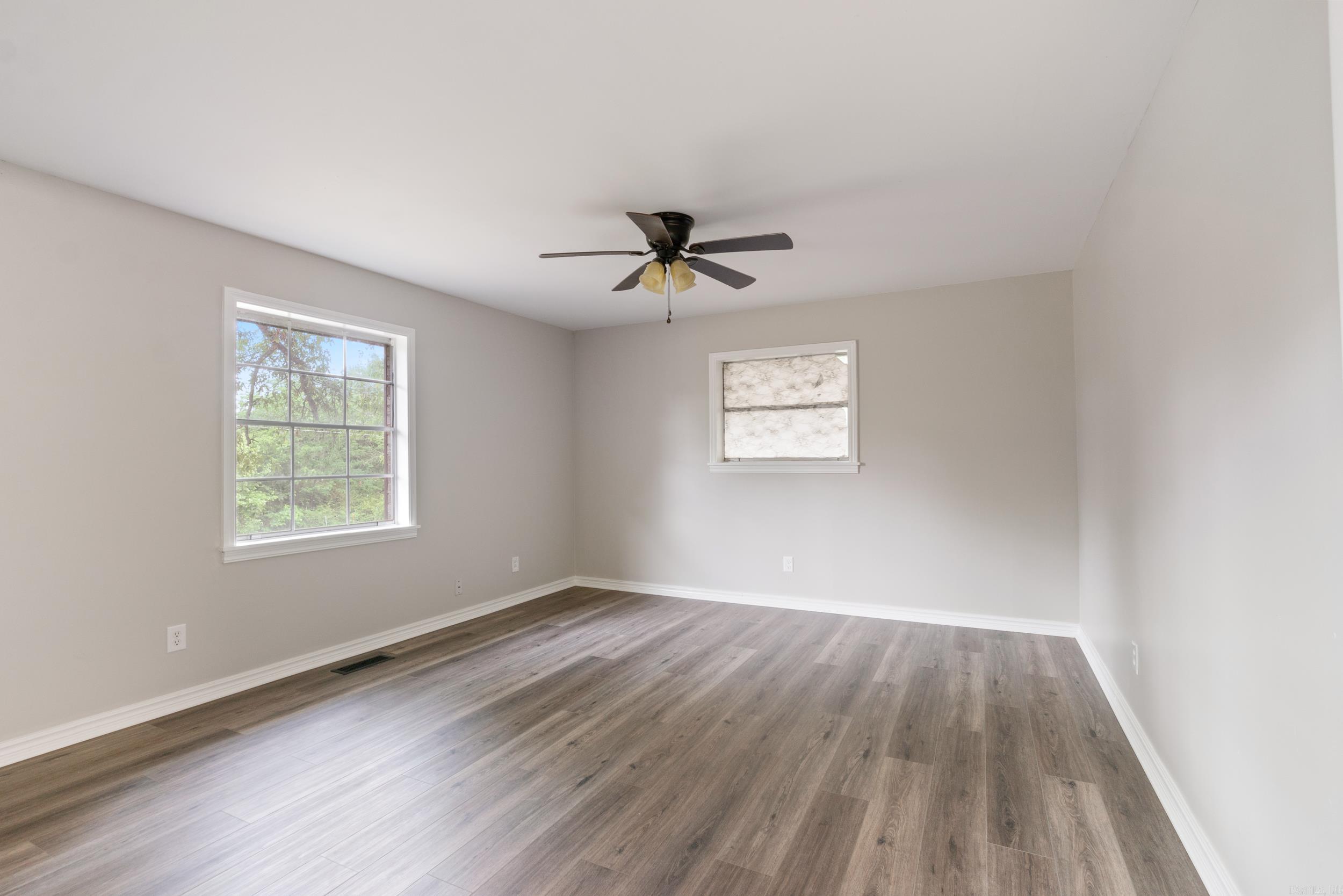 MOOREVIEW CLINTON - Residential