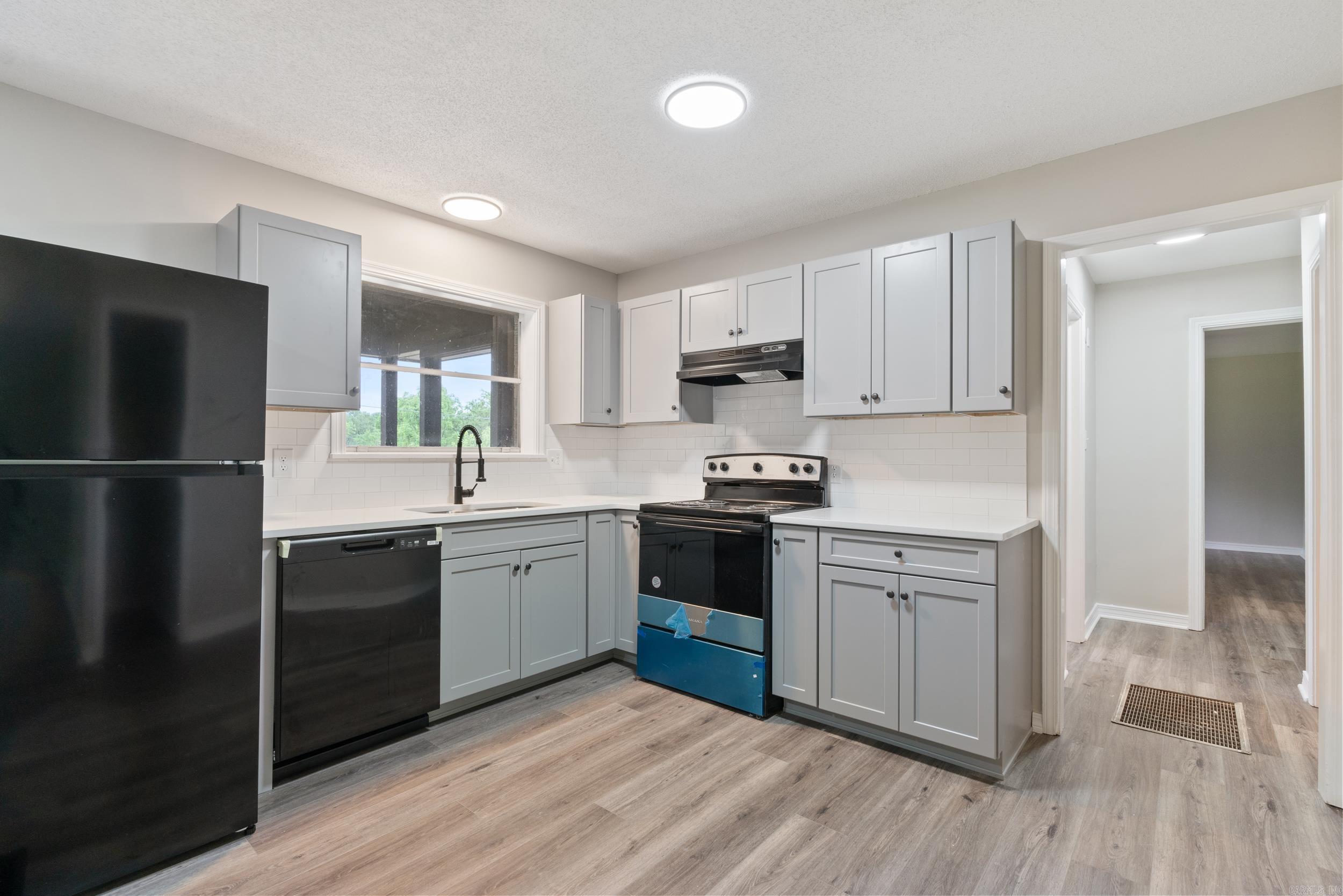 MOOREVIEW CLINTON - Residential