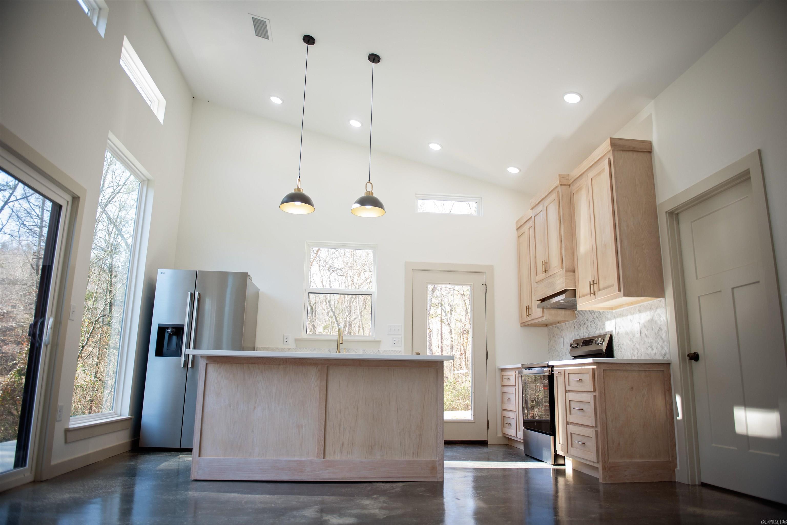 SHIRLEY - Residential