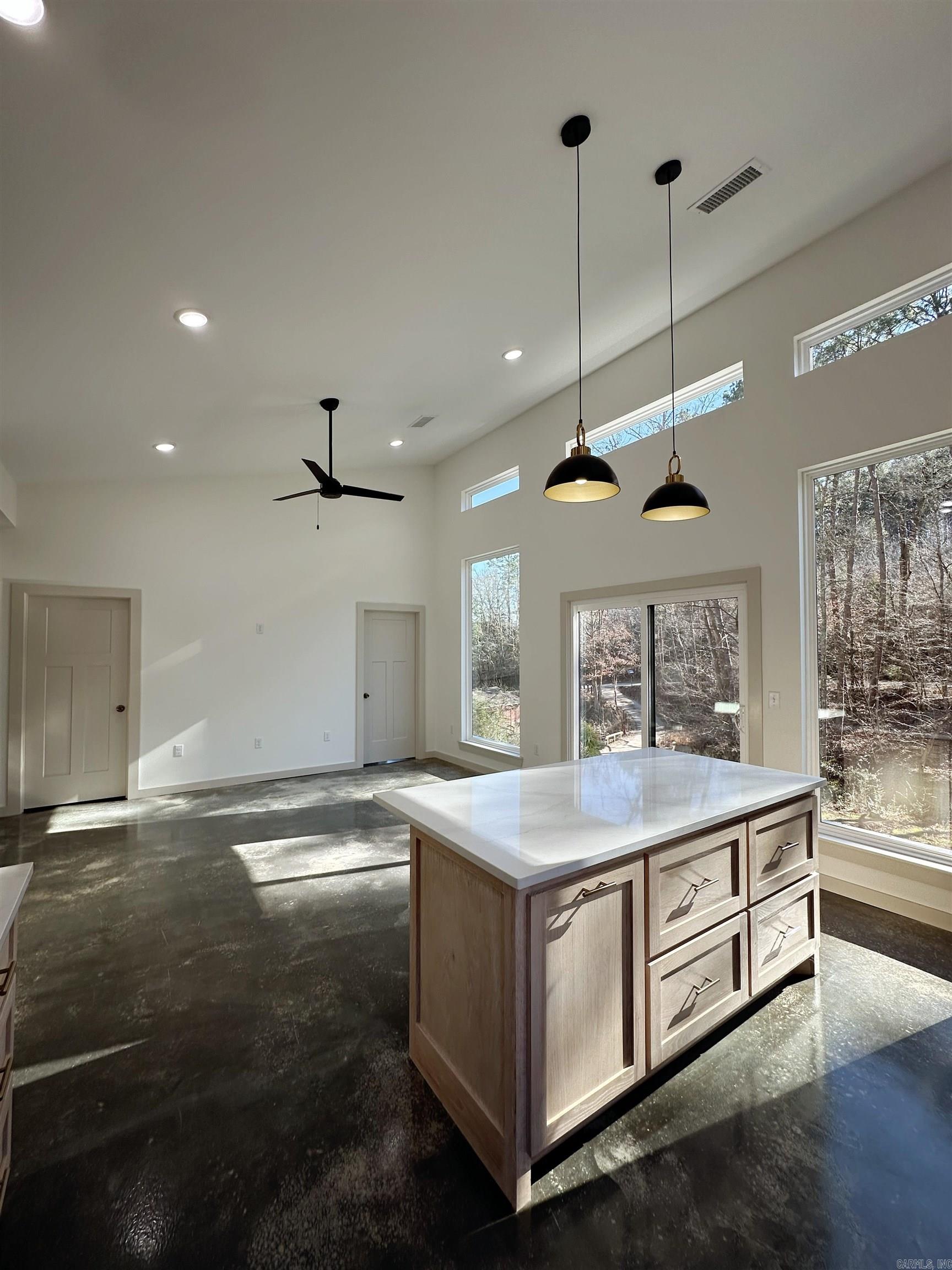 SHIRLEY - Residential